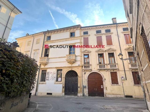 Attico in vendita a Vicenza, Veneto