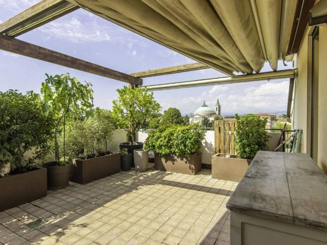 Appartamento in vendita a Vicenza, Veneto