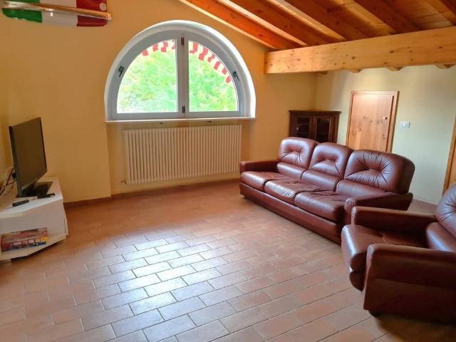 Appartamento in vendita a Zavattarello, Lombardia