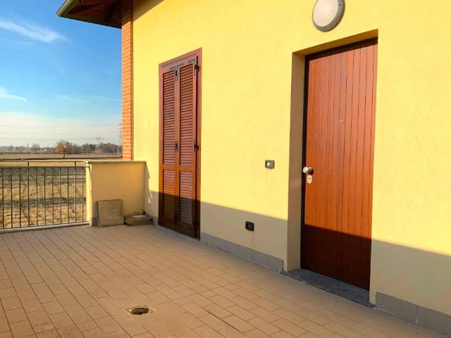 Attico in vendita a Zerbolò, Lombardia