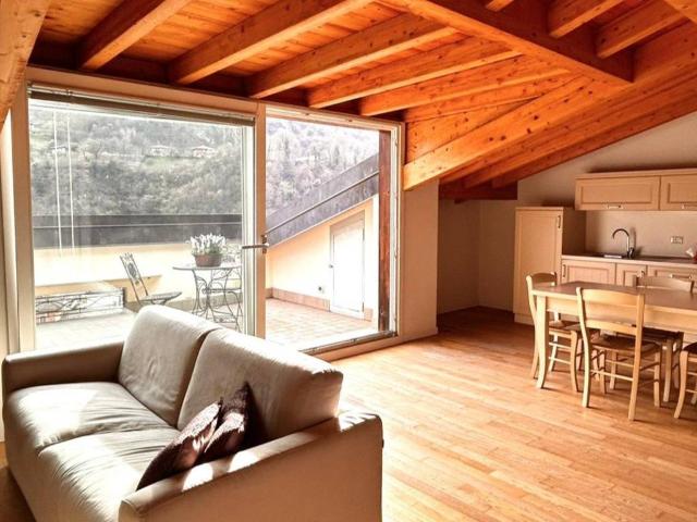 Attico in vendita a Comunità Montana della Valle Brembana, Zogno