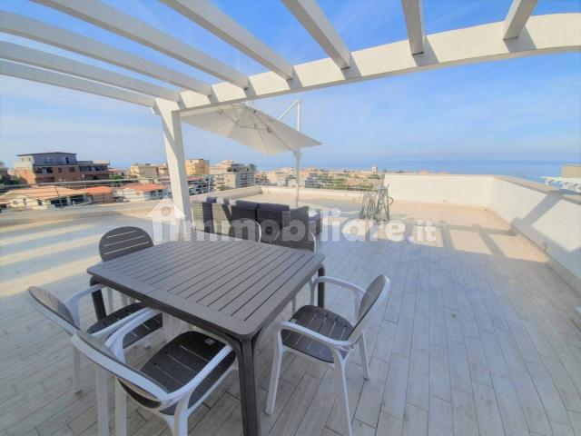 Villa Indipendente in affitto a Carmine, Calabria
