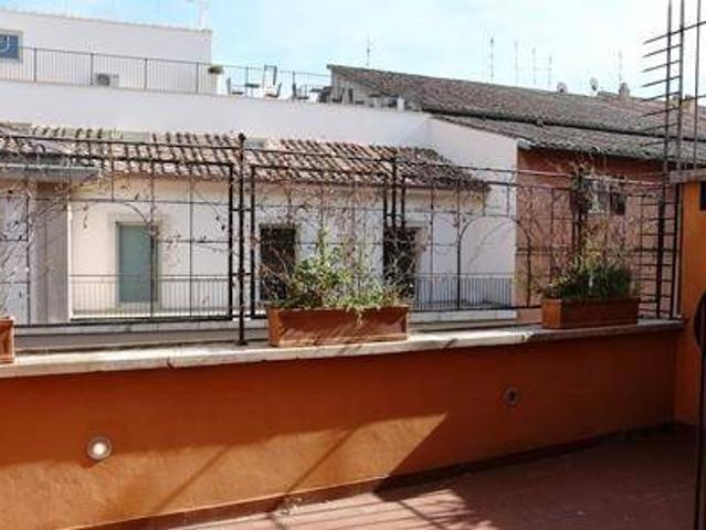 Villa Indipendente in affitto a Municipio Roma I, Roma Capitale