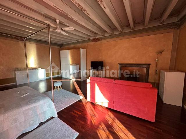Villa Indipendente in affitto a Zona Centro, Brescia