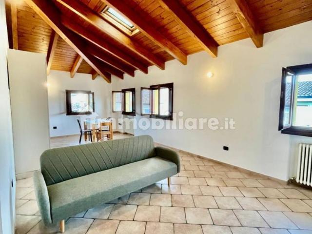 Villa Indipendente in affitto a Val d’Enza, Re