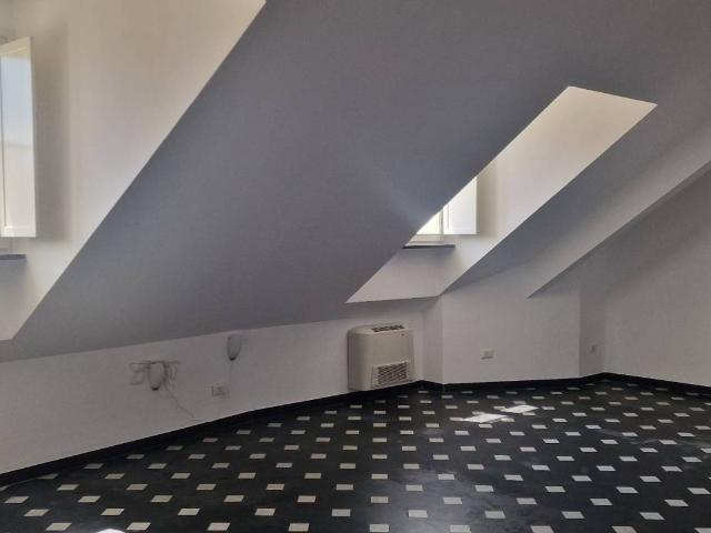 Villa Indipendente in affitto a Centro Est, Serra Riccò