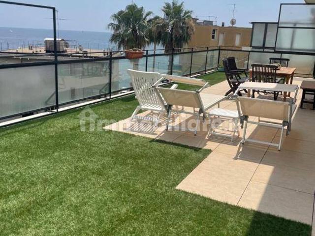 Villa Indipendente in affitto a San Remo, Liguria