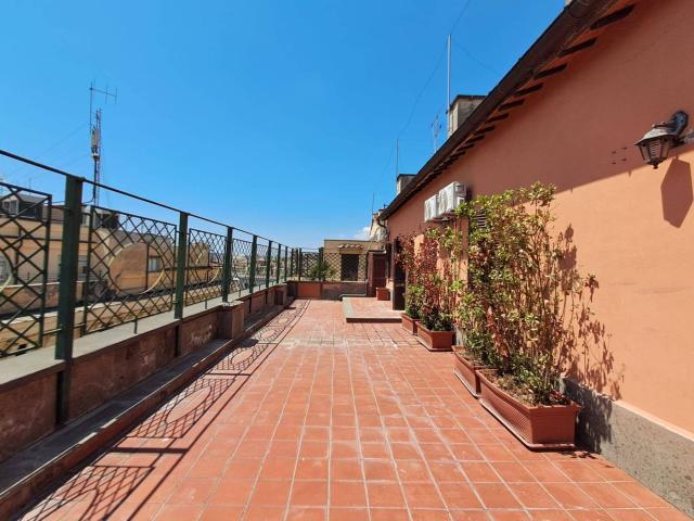 Villa Indipendente in affitto a Municipio Roma I, Roma Capitale