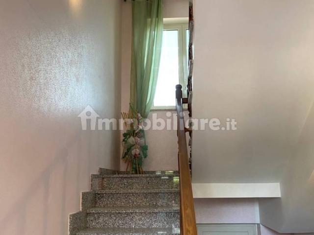 Villa Indipendente in affitto a Torre Cajetani, Lazio
