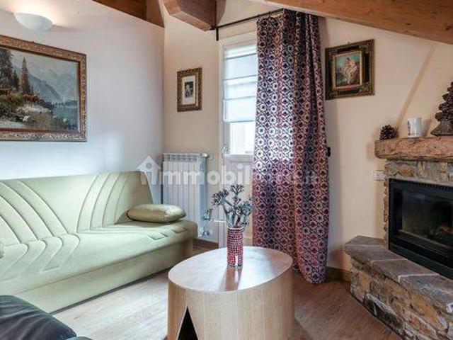 Villa Indipendente in affitto a Comunità montana della valle Camonica, Ponte Di Legno