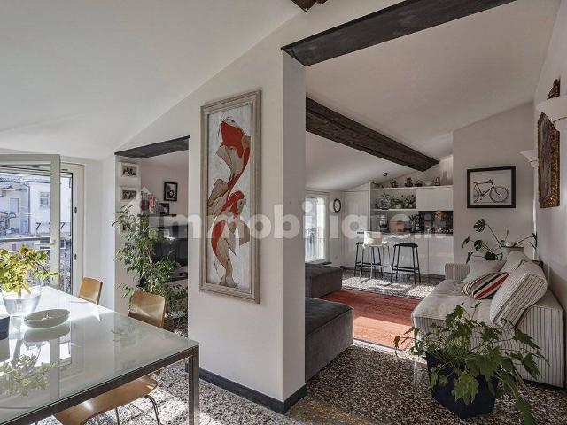 Villa Indipendente in affitto a Maddalena, Genova