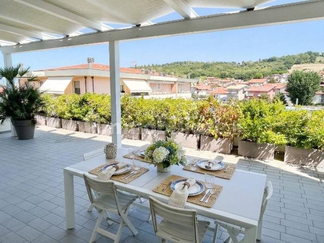 Villa Indipendente in affitto a Marche, Pesaro E Urbino