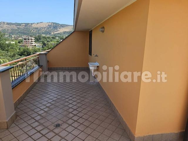 Villa Indipendente in affitto a Acerra, Campania