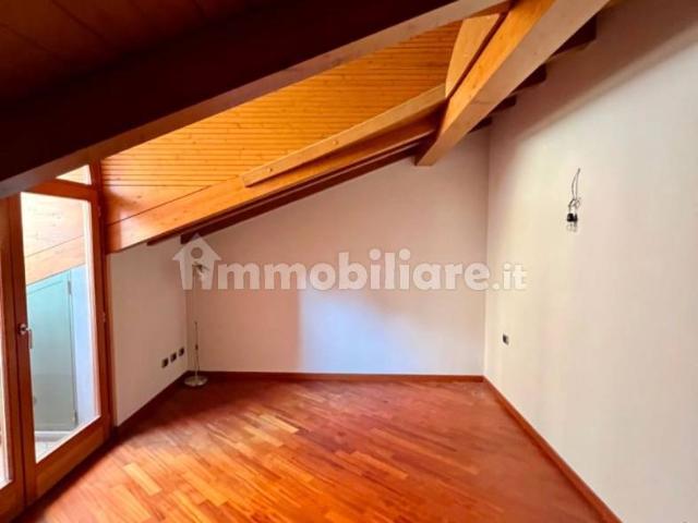 Villa Indipendente in affitto a Biumo Superiore, Varese