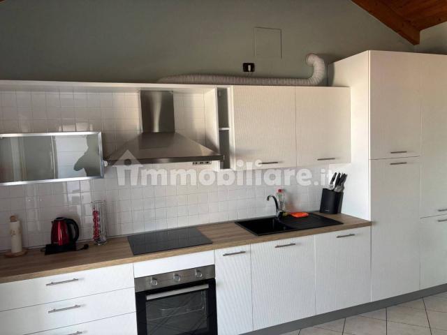 Villa Indipendente in affitto a Desenzano Del Garda, Lombardia