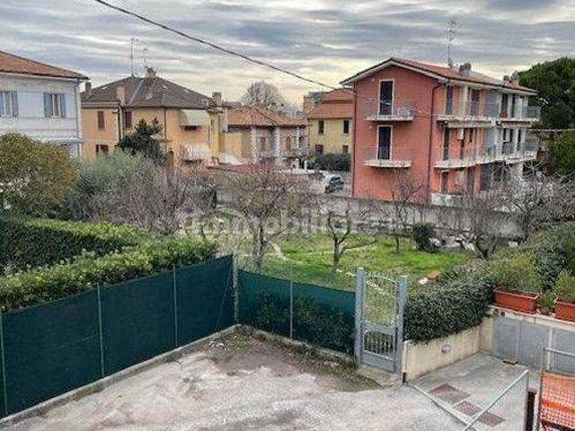 Villa Indipendente in affitto a Paleotta, Marche