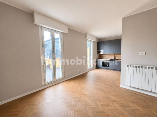 Villa Indipendente in affitto a Solaro, Lombardia