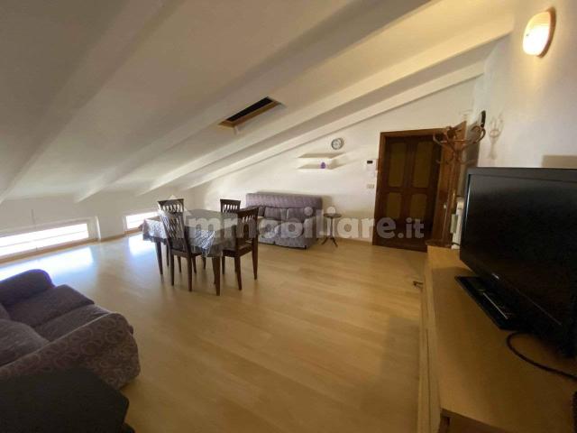 Villa Indipendente in affitto a Appennino Reggiano, Re