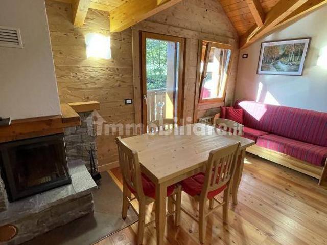 Villa Indipendente in affitto a Comunità montana della valle Camonica, Corteno Golgi
