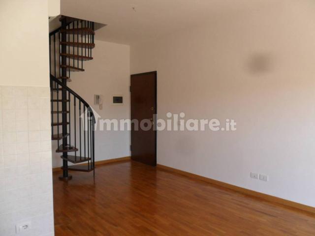 Villa Indipendente in affitto a Torre Angela, Roma