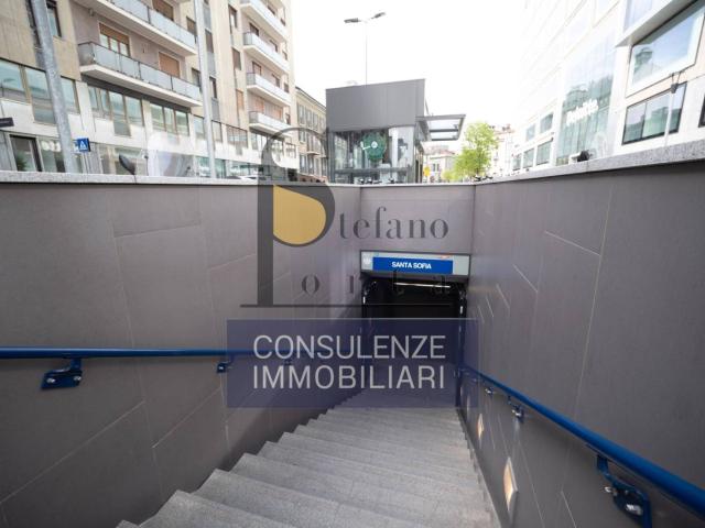 Villa Indipendente in affitto a Municipio 1, Milano
