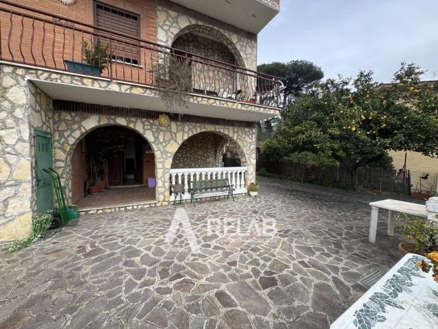 Villa Indipendente in affitto a Pantan Monastero, Roma Capitale