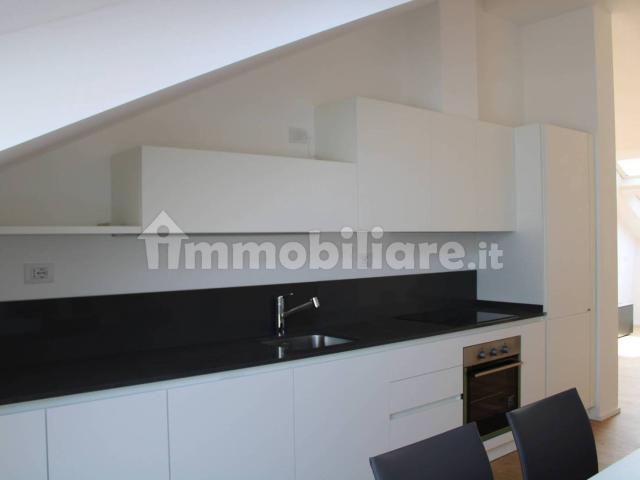 Villa Indipendente in affitto a Velate, Varese