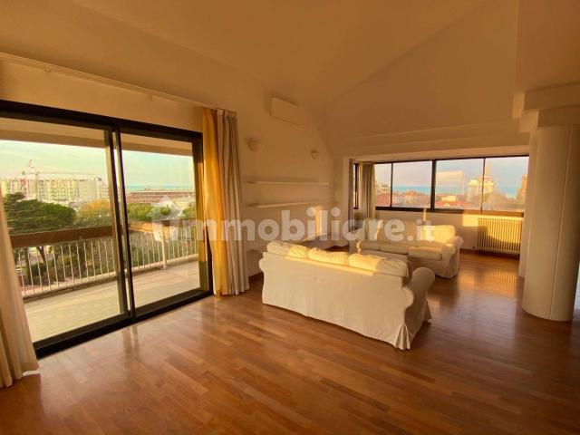 Villa Indipendente in affitto a Rimini, Reggio Emilia
