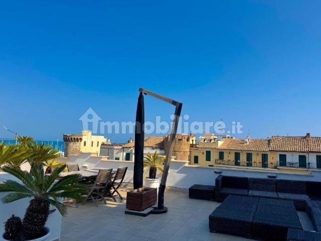Villa Indipendente in affitto a Borgo Medievale, Roma Capitale