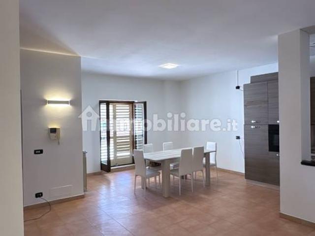 Villa Indipendente in affitto a Carinaro, Campania