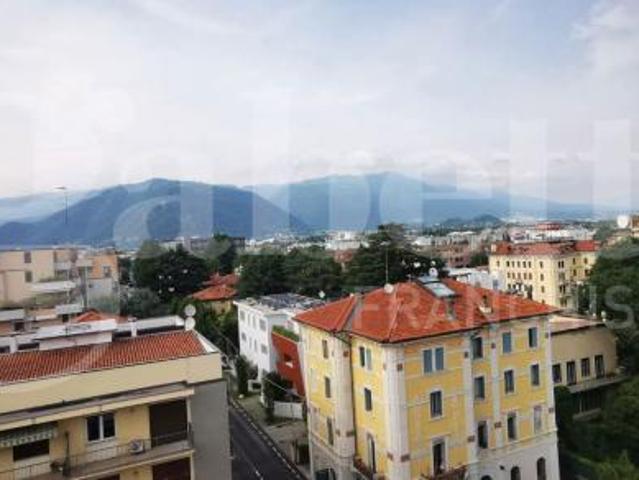 Attico in vendita a Bassano Del Grappa, Veneto