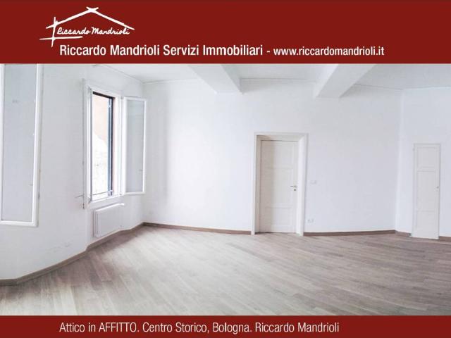 Attico in affitto a Santo Stefano, Bologna