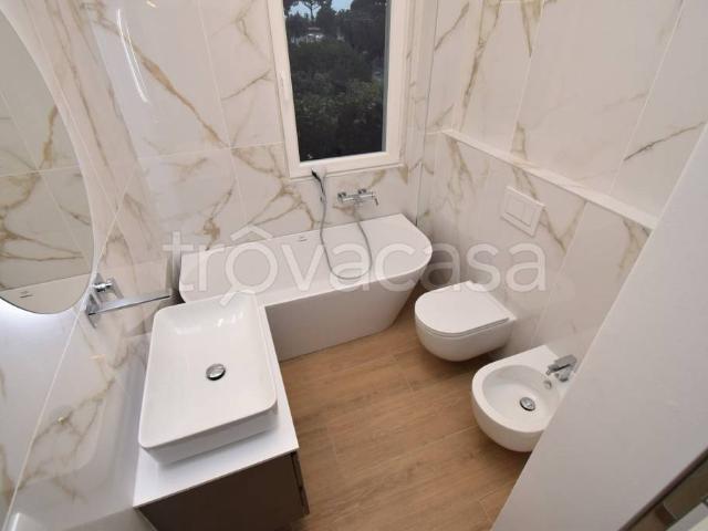Attico in affitto a Roma Imperiale, Forte Dei Marmi