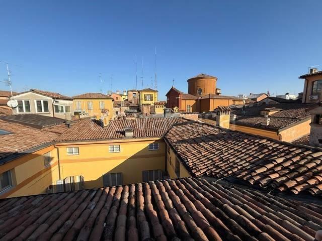 Attico in affitto a Centro Storico, Modena