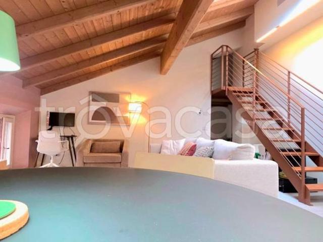 Attico in affitto a San Prospero città, Re