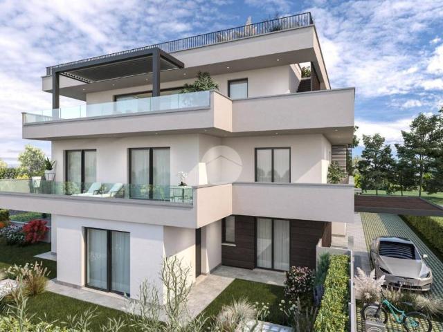 Attico in vendita a Desenzano Del Garda, Lombardia