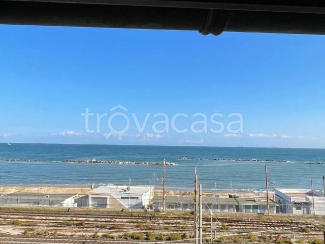 Attico in vendita a Falconara Marittima, Ancona