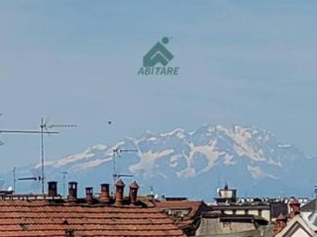 Attico in vendita a Milano, Lombardia