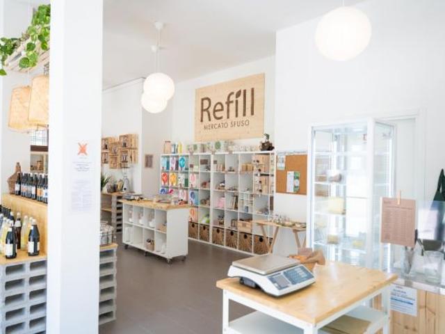 Locale Commerciale in affitto a Stra, Veneto
