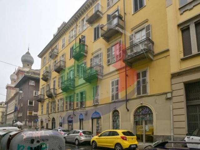 Locale Commerciale in affitto a Circoscrizione 8, Piemonte