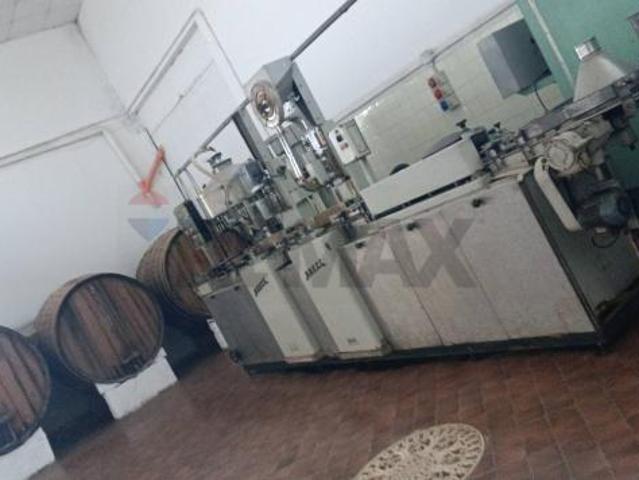 Locale Commerciale in vendita a Chiaramonte Gulfi, Sicilia