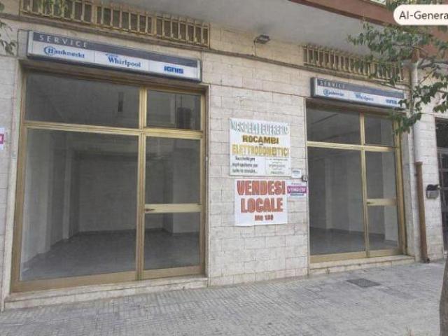 Locale Commerciale in vendita a Puglia, Brindisi