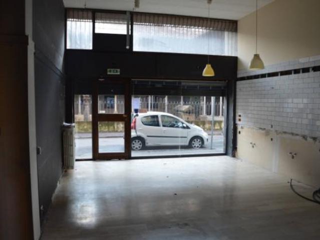Locale Commerciale in affitto a Centro, Gallarate