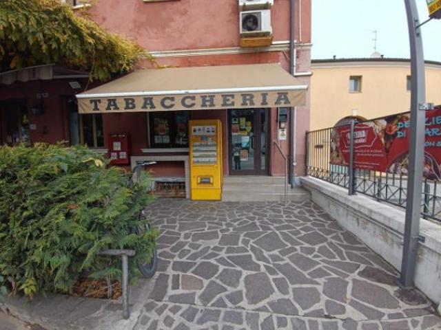 Locale Commerciale in vendita a Padova