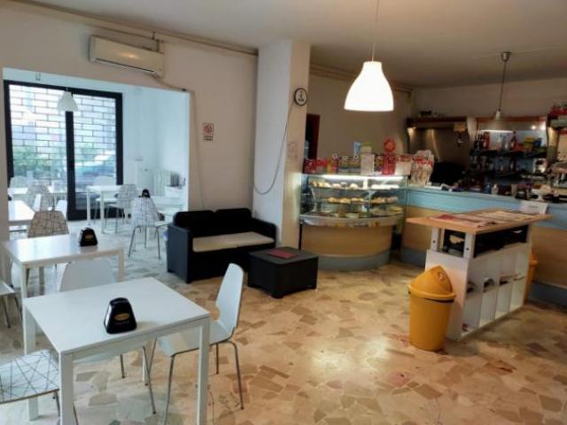 Locale Commerciale in vendita a Crocetta-San Lazzaro-Modena Est, Modena