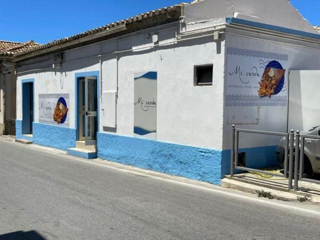Locale Commerciale in vendita a Calabria, Vibo Valentia