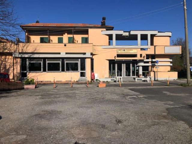 Locale Commerciale in affitto a Pistoia, Toscana