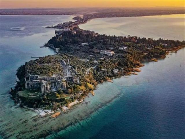 Locale Commerciale in vendita a Lugana, Sirmione