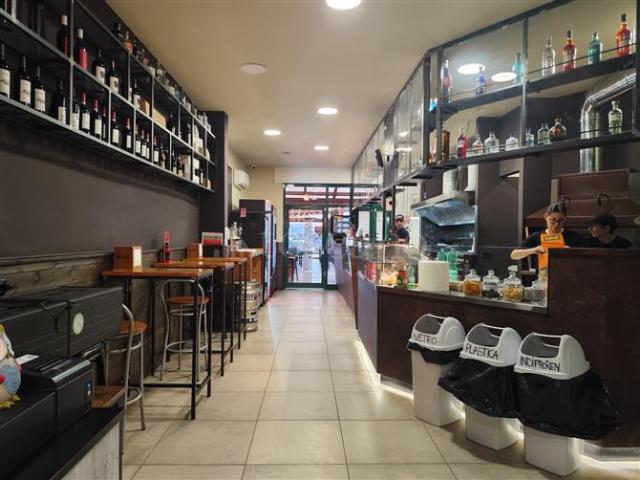 Locale Commerciale in affitto a Latina, Lazio