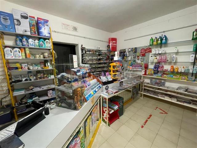 Locale Commerciale in vendita a Rosa Marina di Ostuni, Puglia